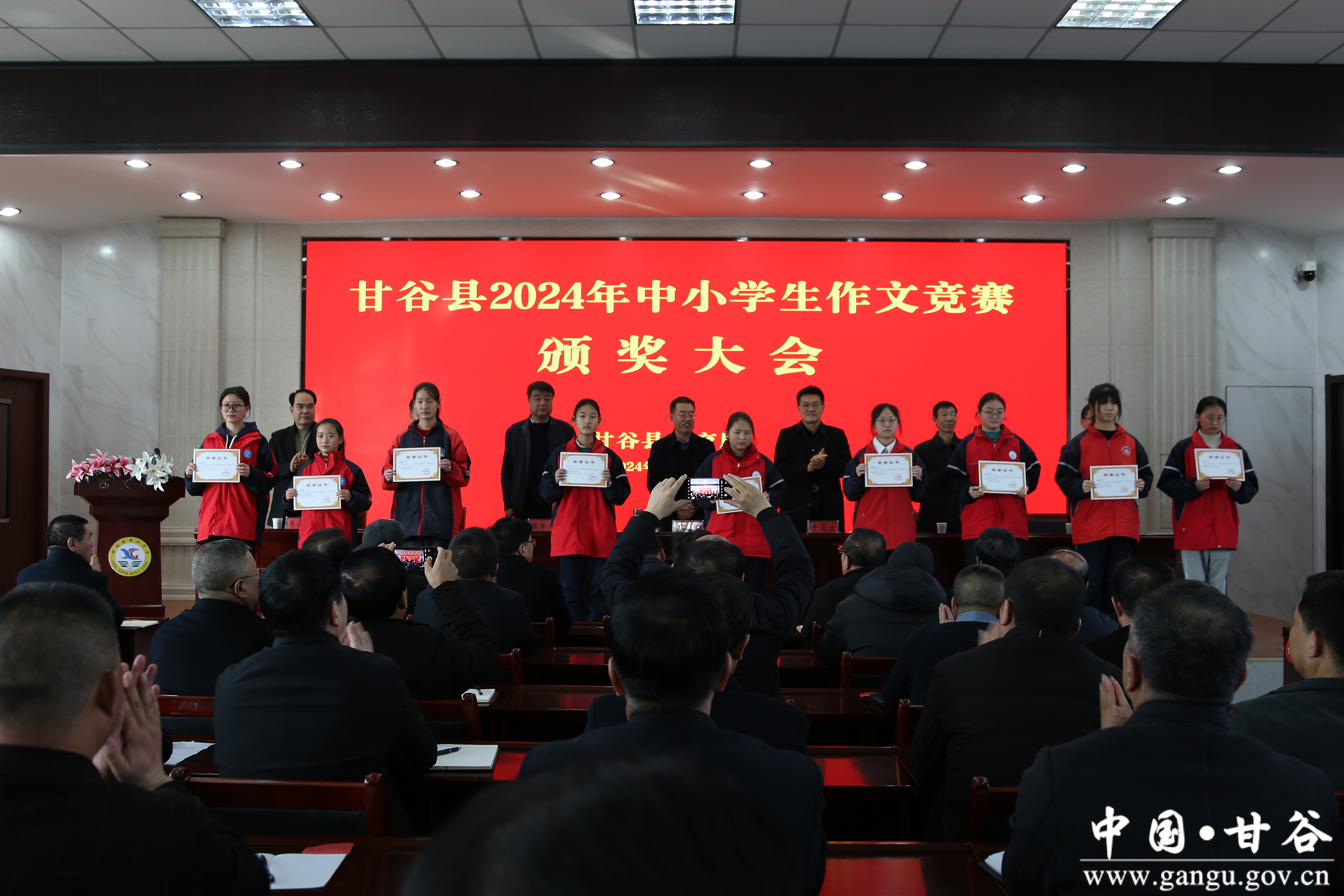 甘肃籍选手表现出色登顶领奖台