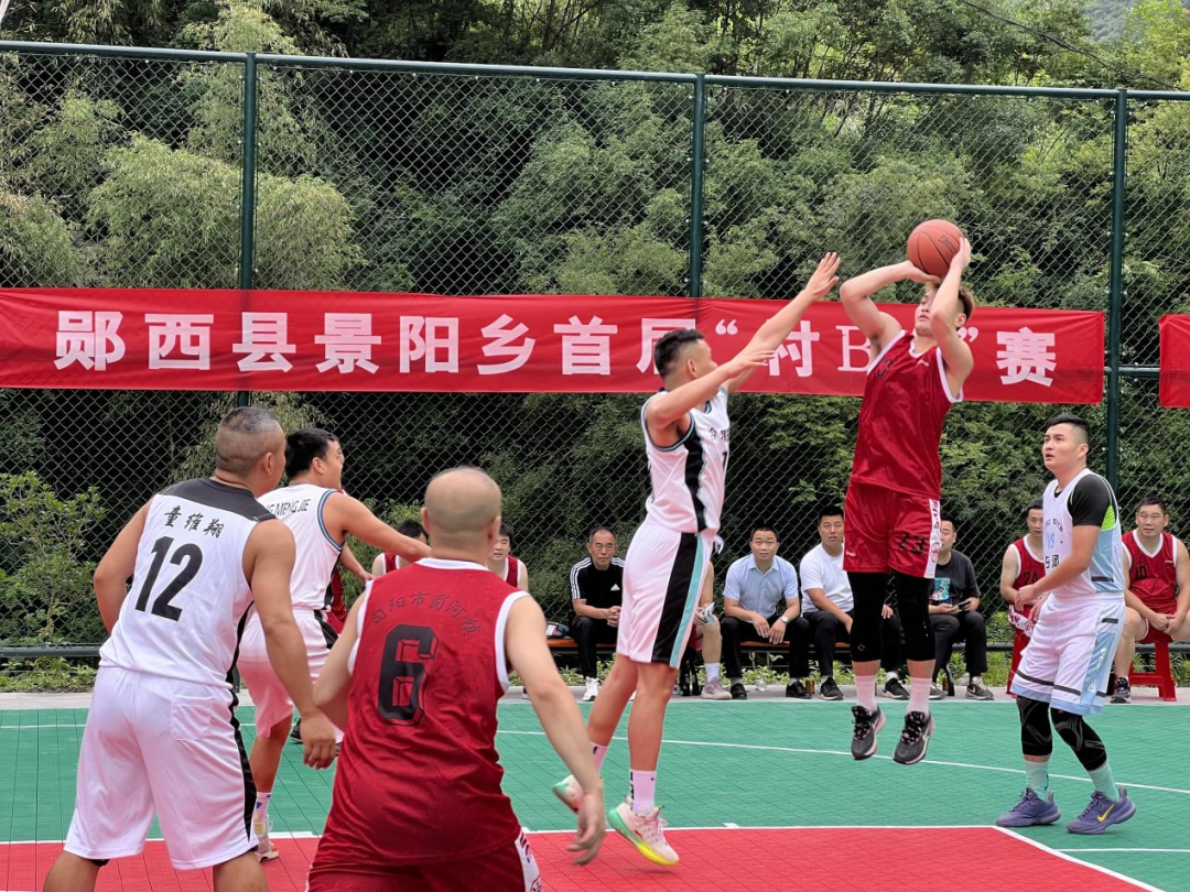 黑龙江冰城队员勇敢直前，勇夺冠军！
