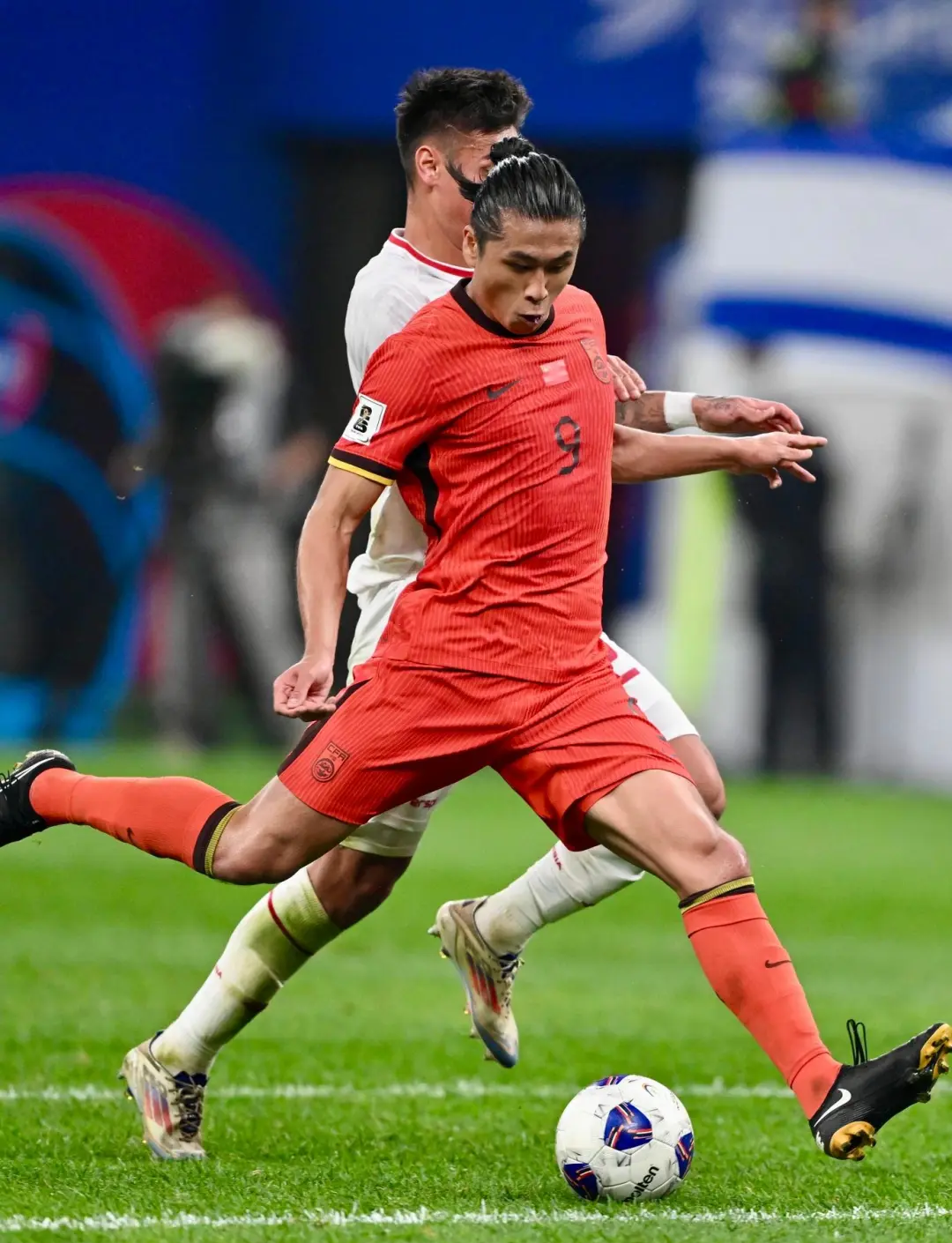 关于热血足球联赛再度点燃,球员拚搏奋进的信息 关于热血足球联赛再度点燃,球员拚搏奋进的信息