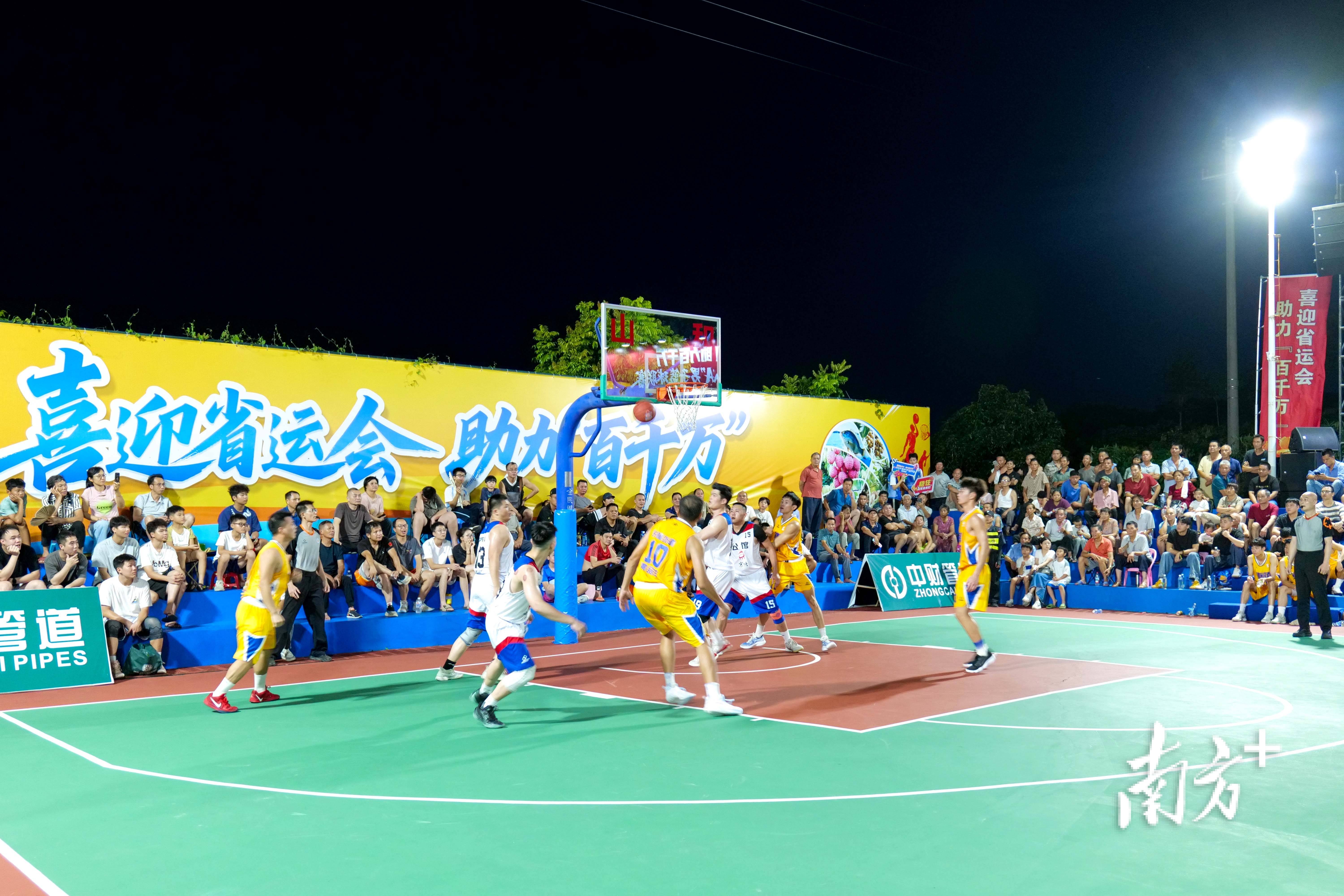 九游体育直播-包含球场内外的战斗让人热血沸腾！的词条