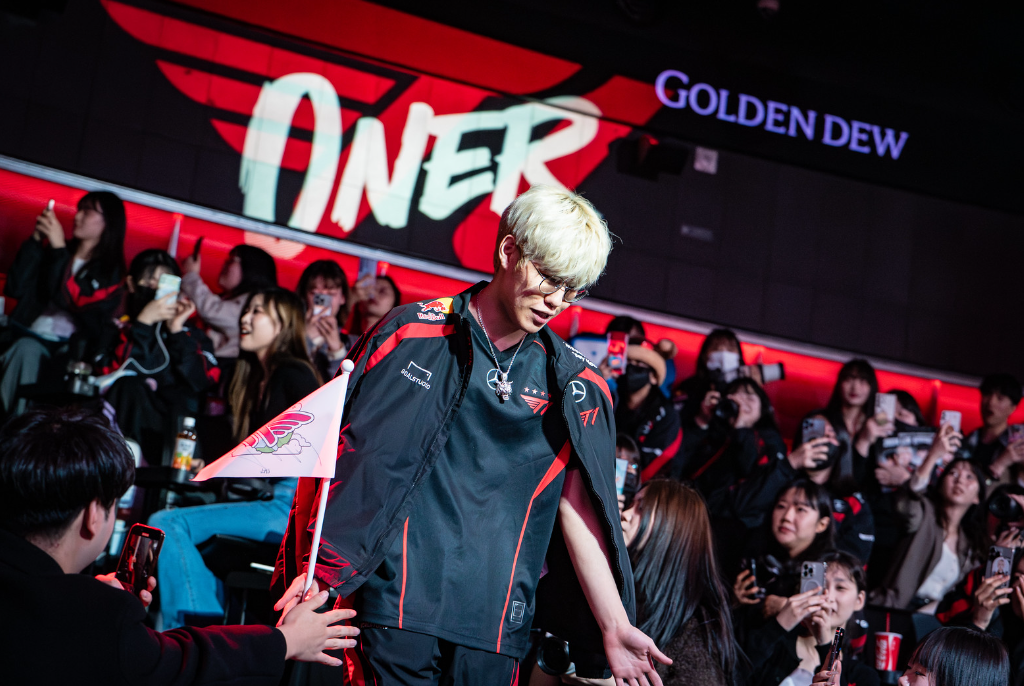 SHR翻盘HLE，Oner打出惊人五杀激烈交锋四强赛，让粉丝疯狂欢呼