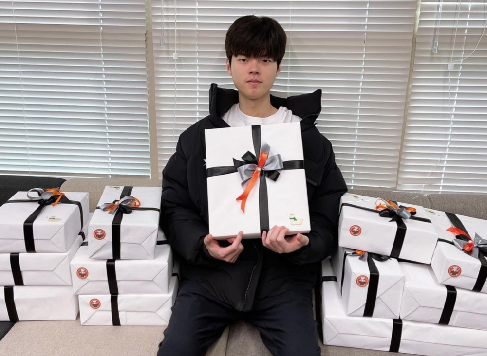 九游娱乐网站-包含GEN轻取HKA，Deft极限生还后反打焦点之战小组赛，留下经典瞬间的词条