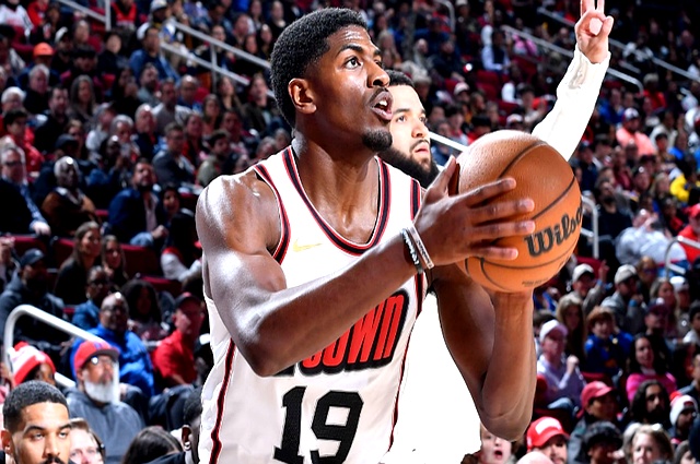 包含勇士主场大胜火箭，取得三连胜的词条