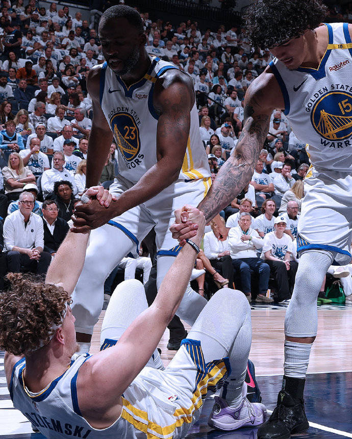 包含勇士队成功晋级西部决赛,将迎战湖人队的词条 包含勇士队成功晋级西部决赛,将迎战湖人队的词条