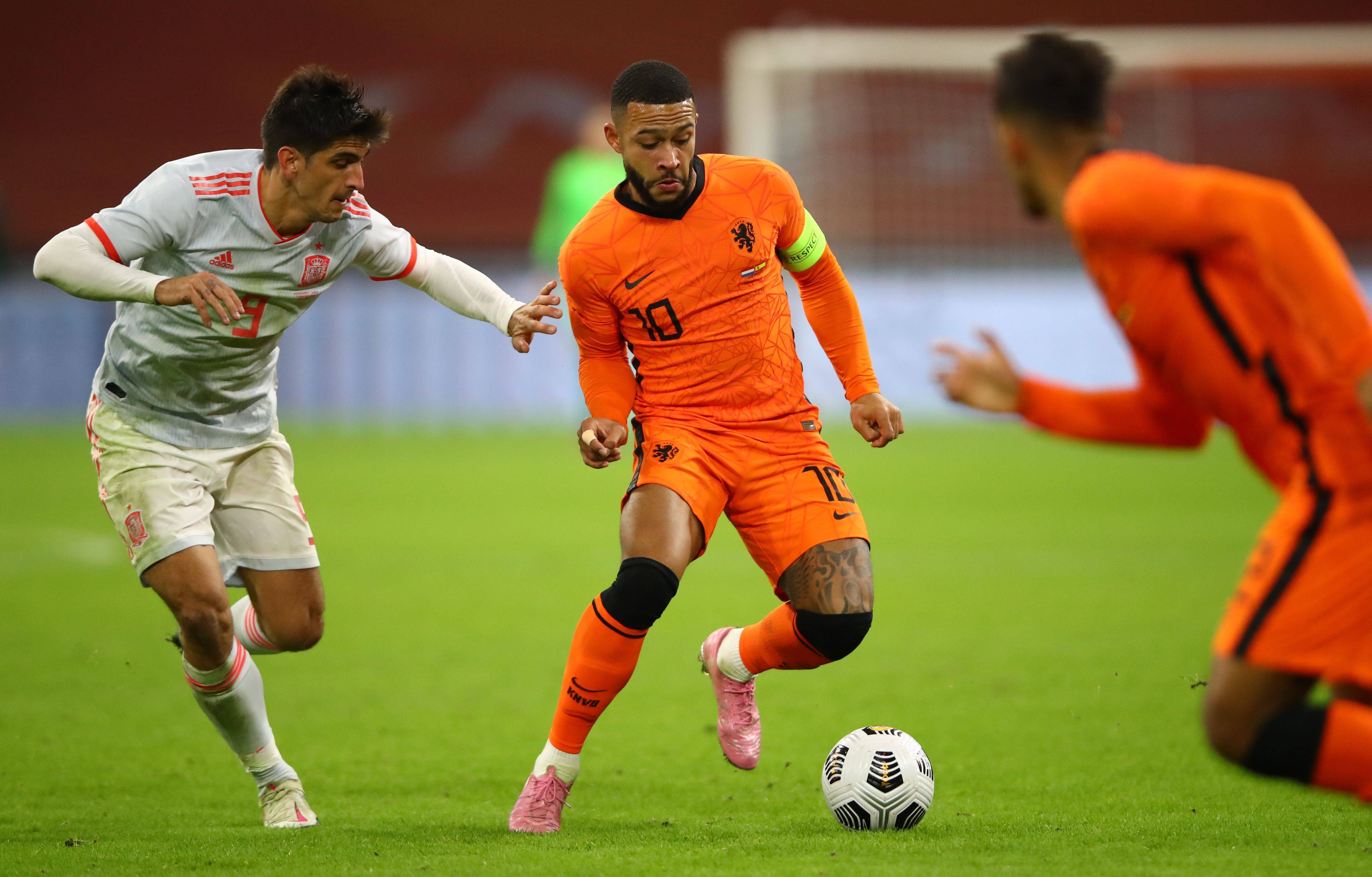 罗马尼亚球星荷兰队抗衡前景难料