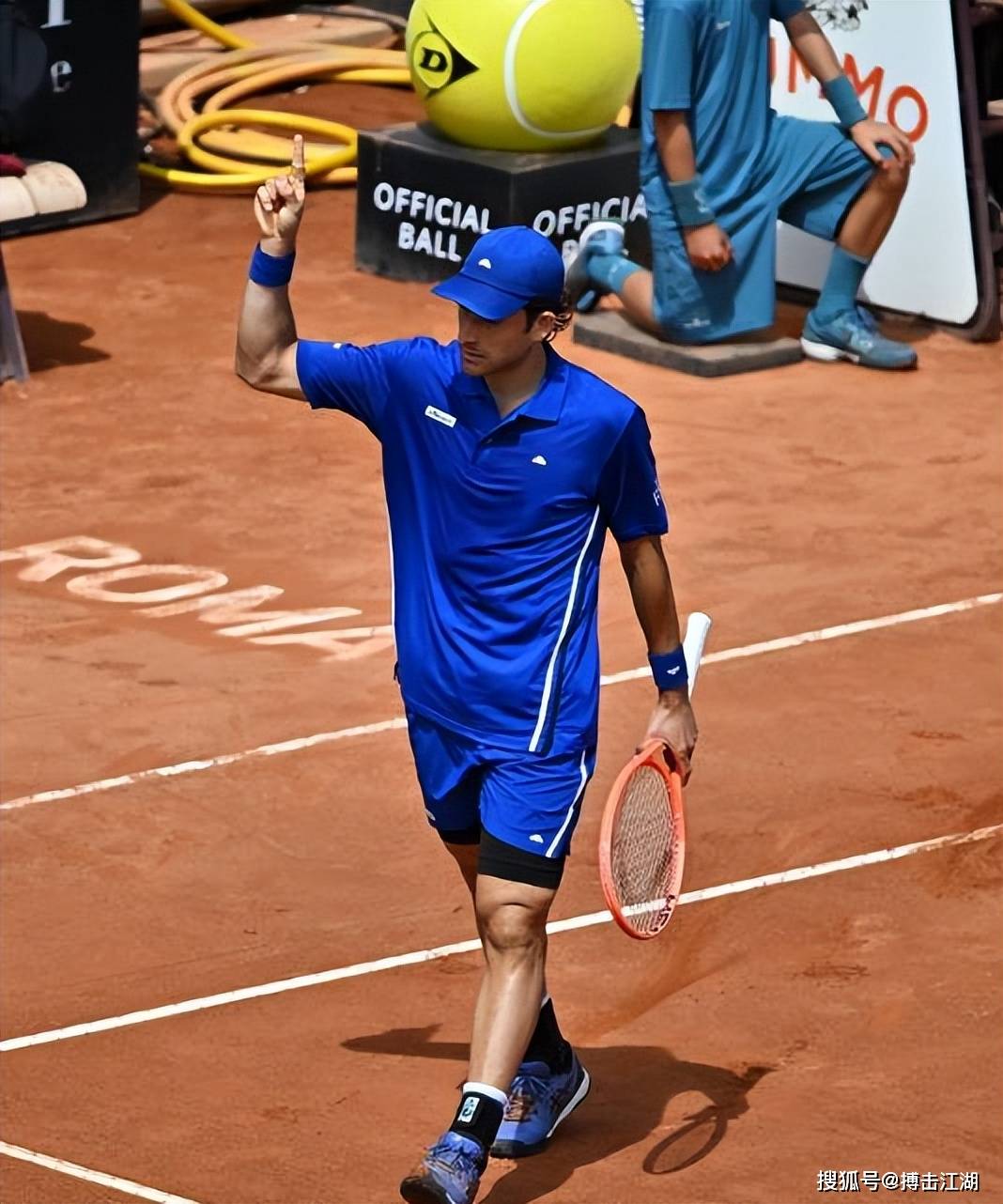 罗马球员展现爆发力，横扫对手取得大胜