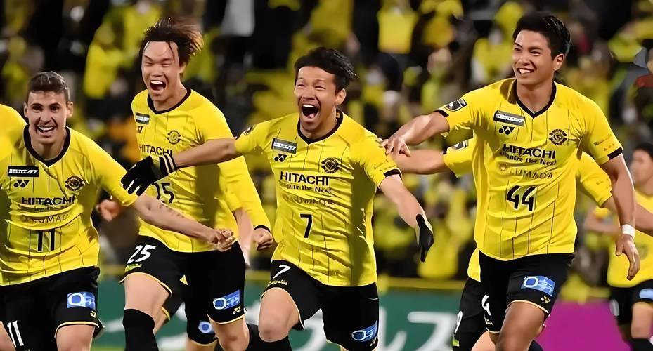 包含大阪钢巴迎来横滨水手，尽展实力的词条